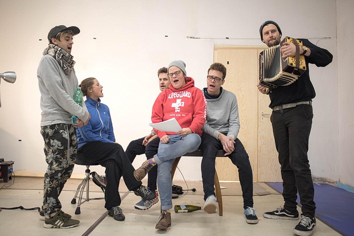 Městečko Fake News zkoušky (Foto: Michal Balner)