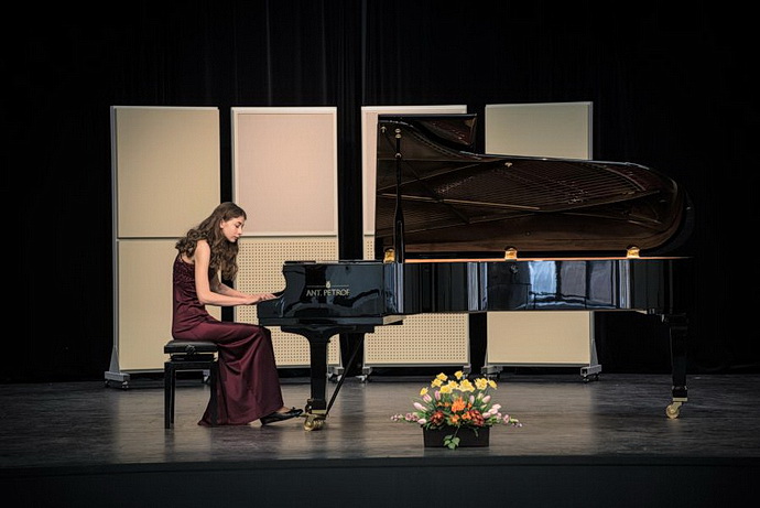 Klavíristka Eliška Tkadlčíková